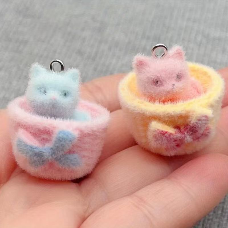 Resin Art Engagement - 4pcs 3D plush resin cat pendant,